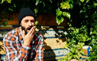 Caries Manresa: cómo afectan a su salud bucodental y cómo tratarlas 4 Clinica Dental Sitges Caries 2